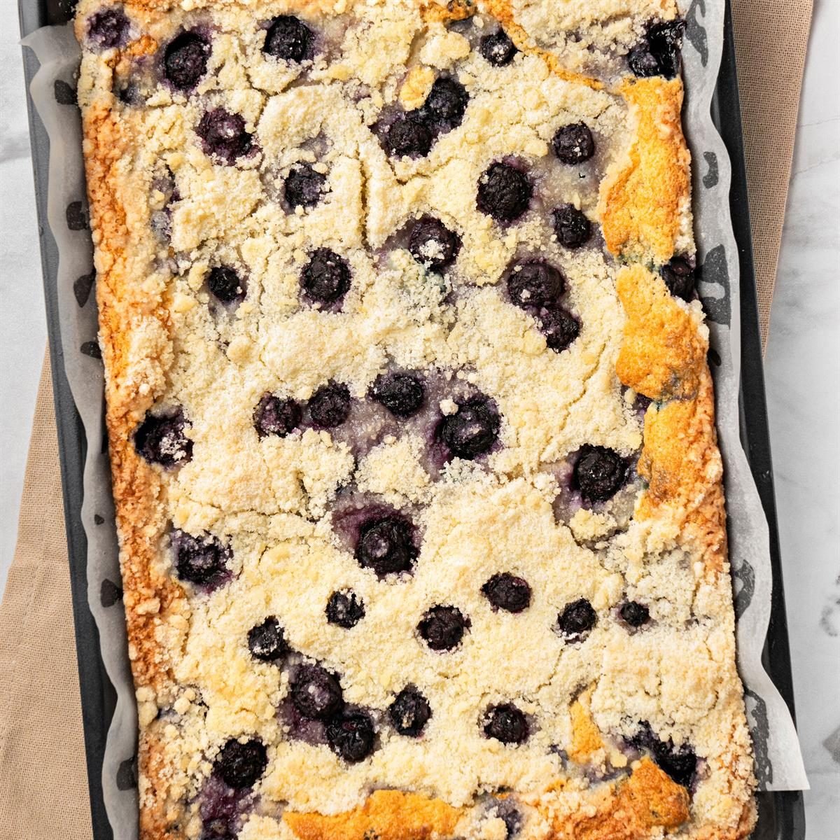 Quick & Easy Blueberry Snack Cake: Just 6 Ingredients!